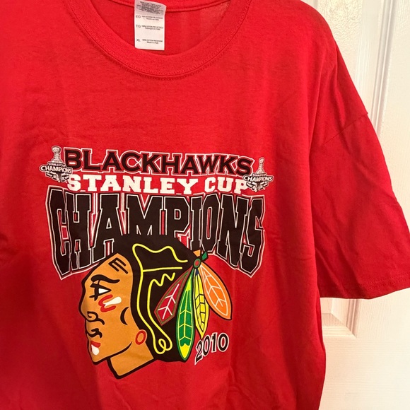 Other - Blackhawks 2010 Stanley Cup Champions Red Graphic T-Shirt XL